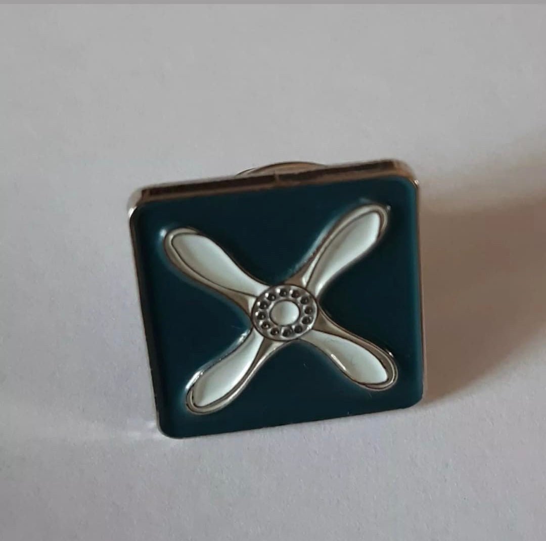 RAF Junior Technician Pin - Four Prop