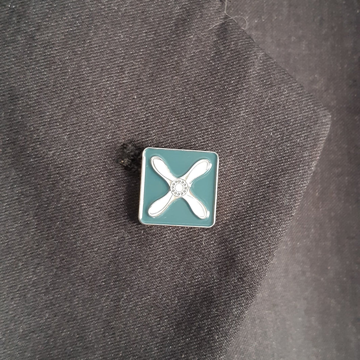 RAF Junior Technician Pin - Four Prop
